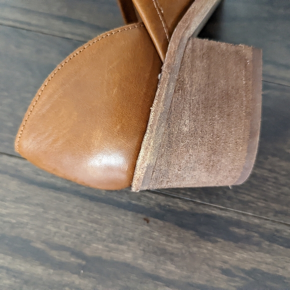 The Brady Lowcut Bootie - Picture 9 of 9